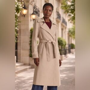 Quince Stretch Crepe Trench Coat in Color SAND in Large
MSRP: $220.00